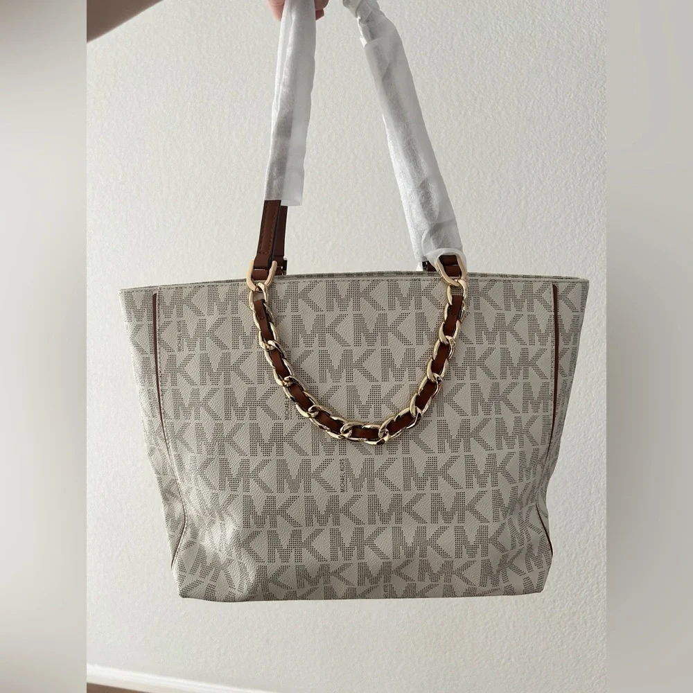 Michael Kors Harper Large Vanilla EW Tote Bag - Brand New - Picture 7 of 15